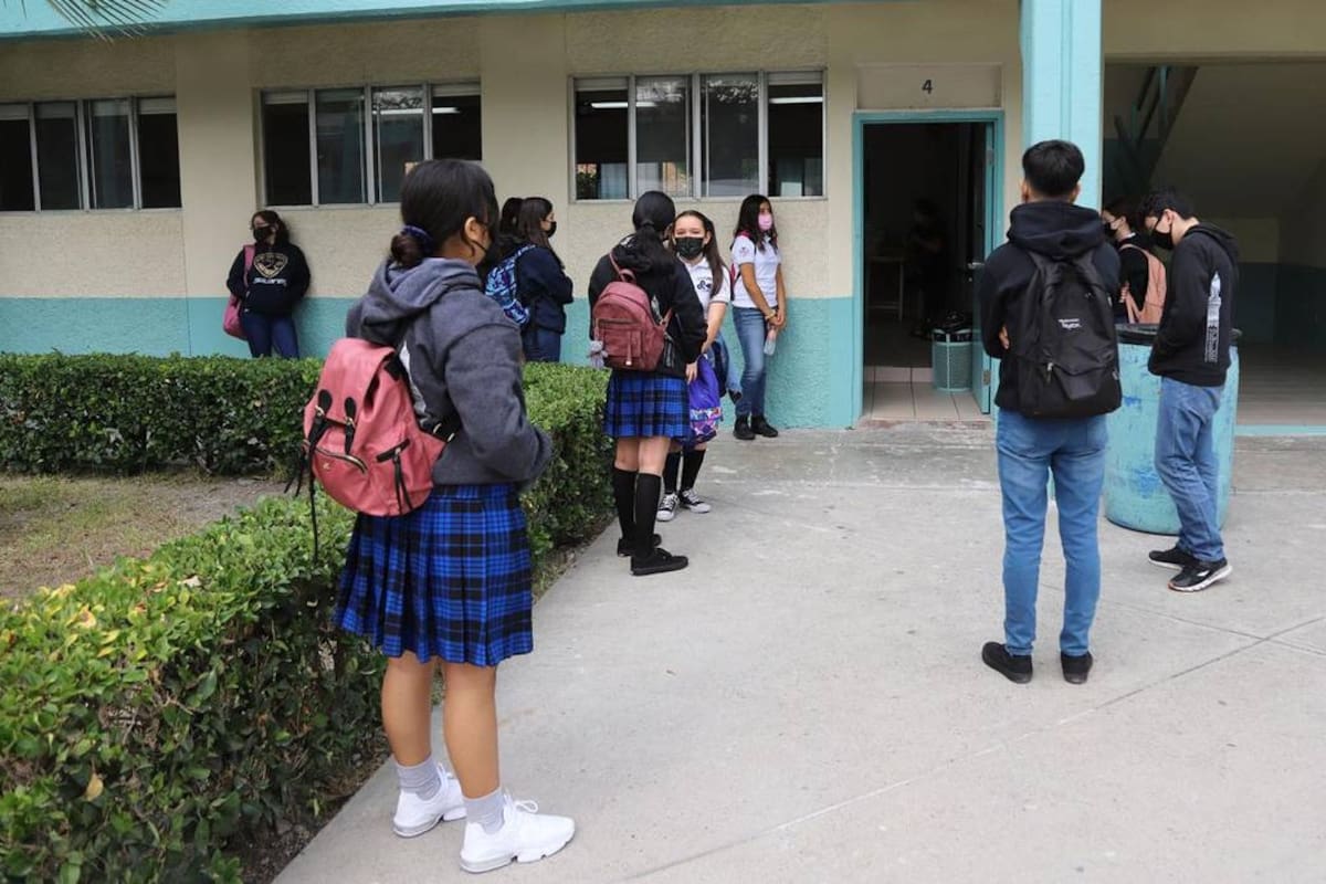 Estudiantes de la prepa ‘Lázaro’ no gozarán de megapuente