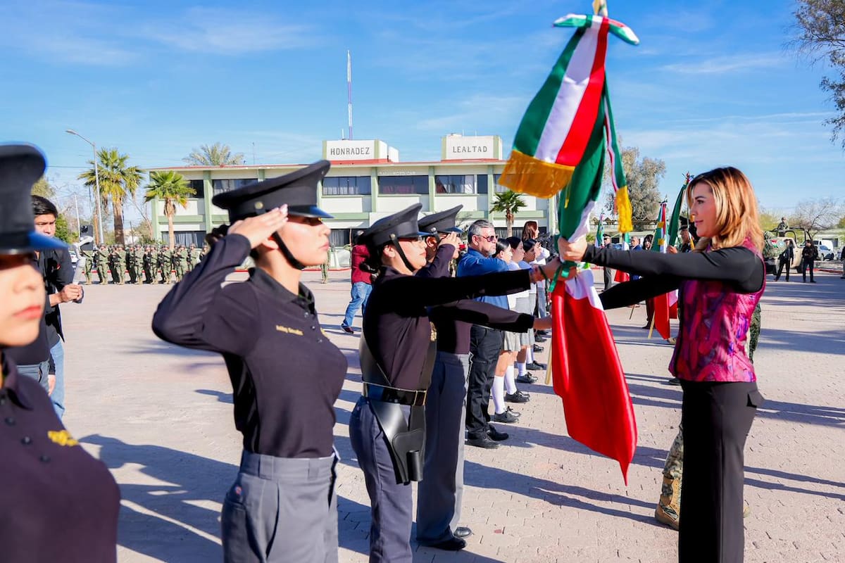 Reconoce gobernadora Marina del Pilar valor y compromiso de las fuerzas armadas al conmemorarse el día de la Bandera de México