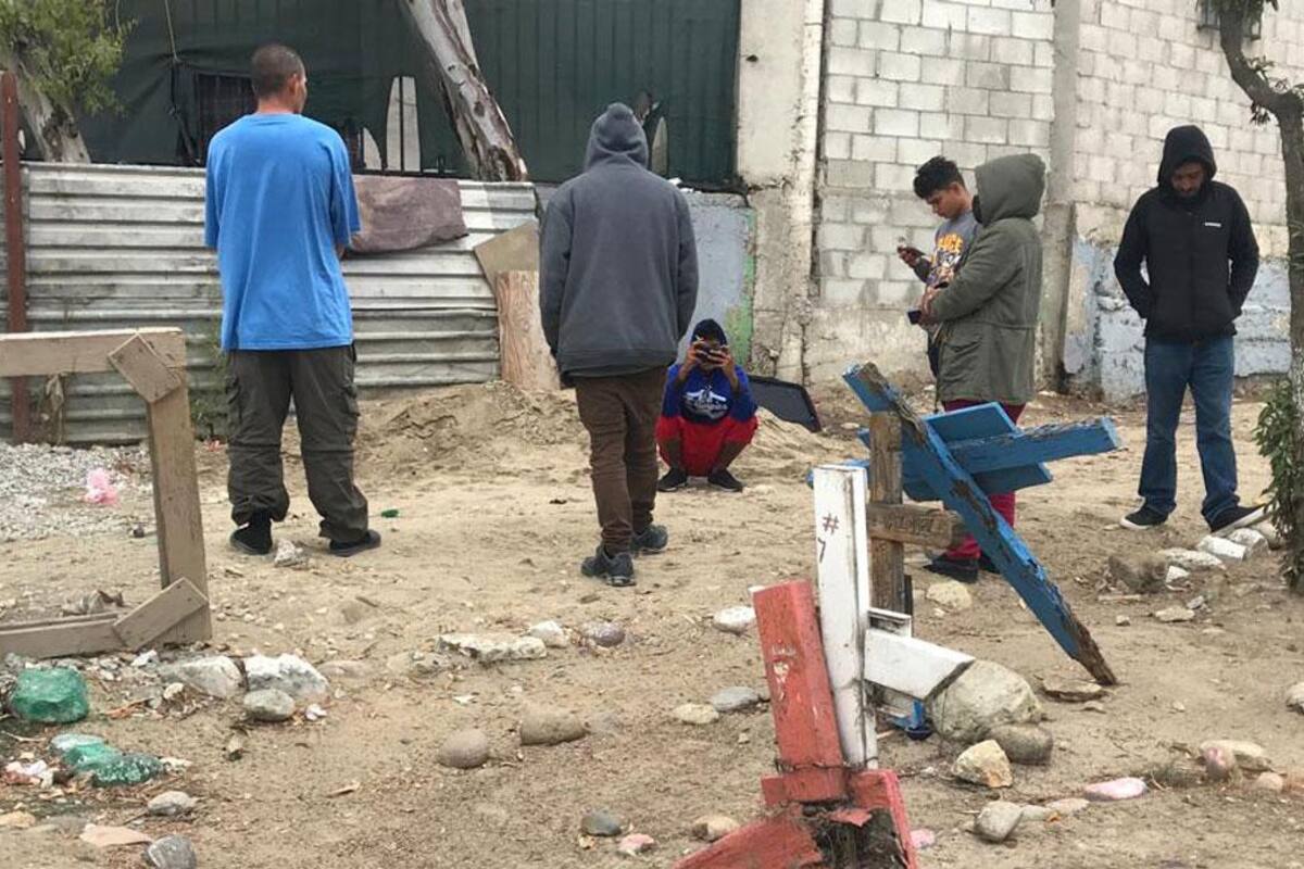 Migrante resulta lesionada por bala perdida en Tijuana