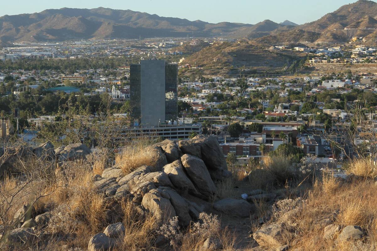 Mujer halla muerto y con signos de violencia a su pareja en el cerro del Coloso Alto de Hermosillo