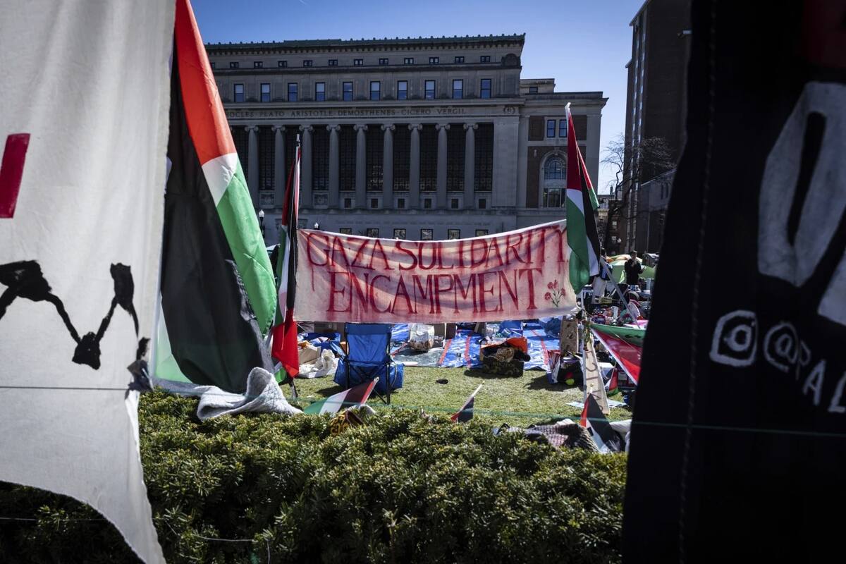 Estudiantes de Columbia deciden continuar con campamento a pesar de amenazas de suspensión