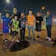Ciudadanos tapan baches al sur de Mexicali con sus propios recursos sobre el Eje Central