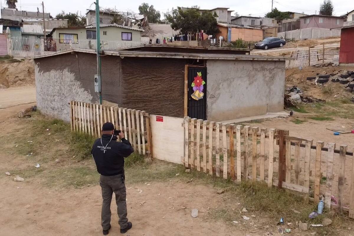 Notifica Protección Civil 33 viviendas en zona de riesgo en la colonia 89