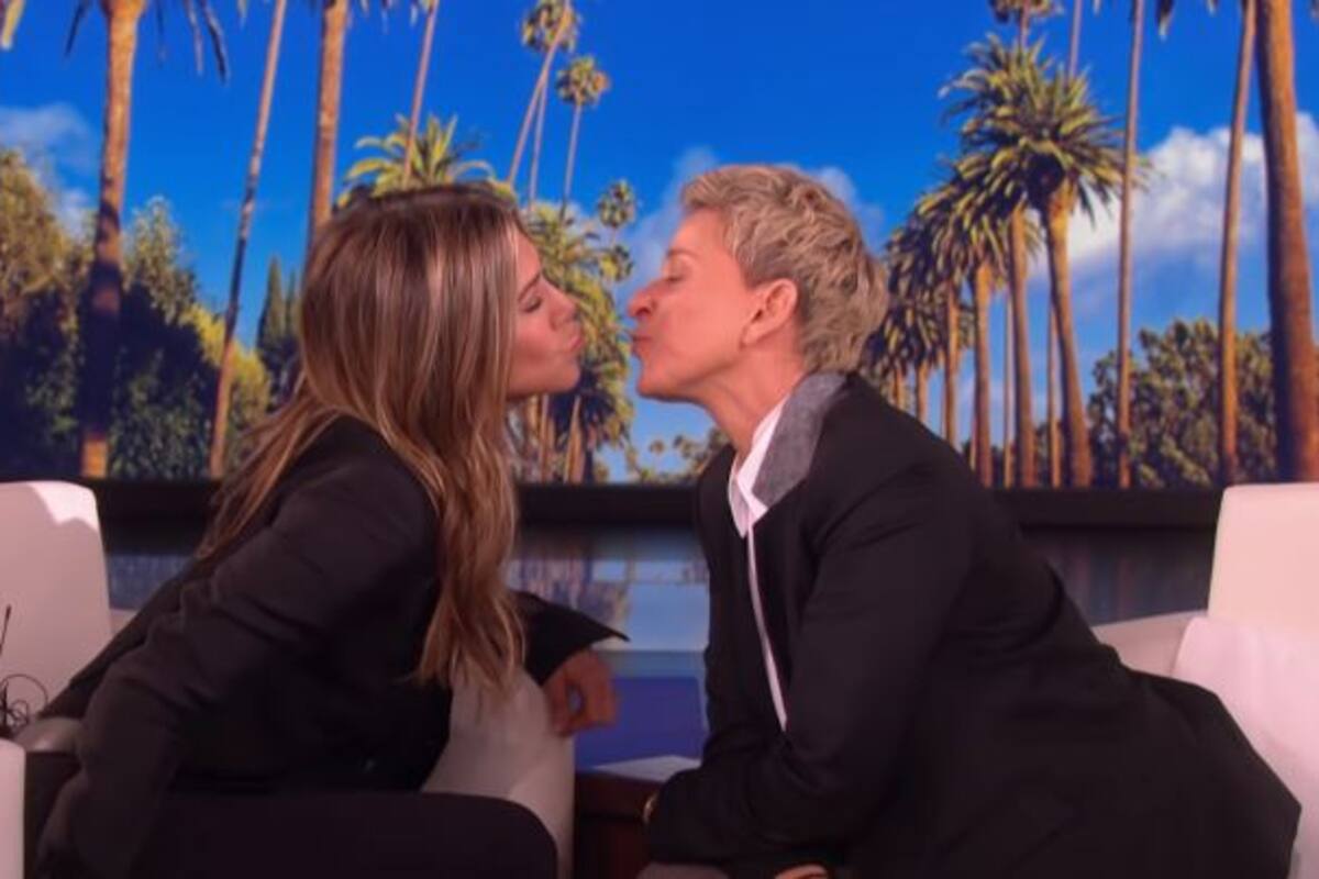 VIDEO: Jennifer Aniston besa a Ellen DeGeneres