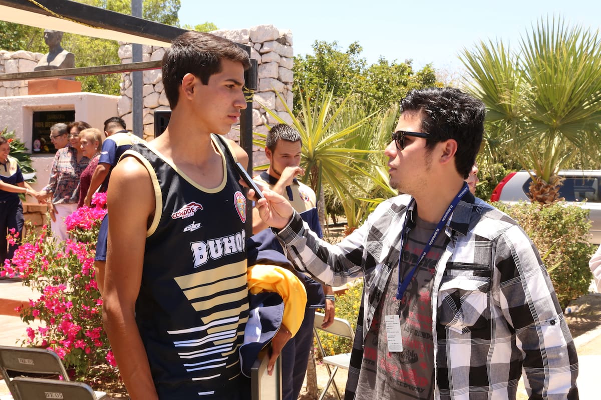 Tonatiú López con los Búhos de la UNISON en 2016.