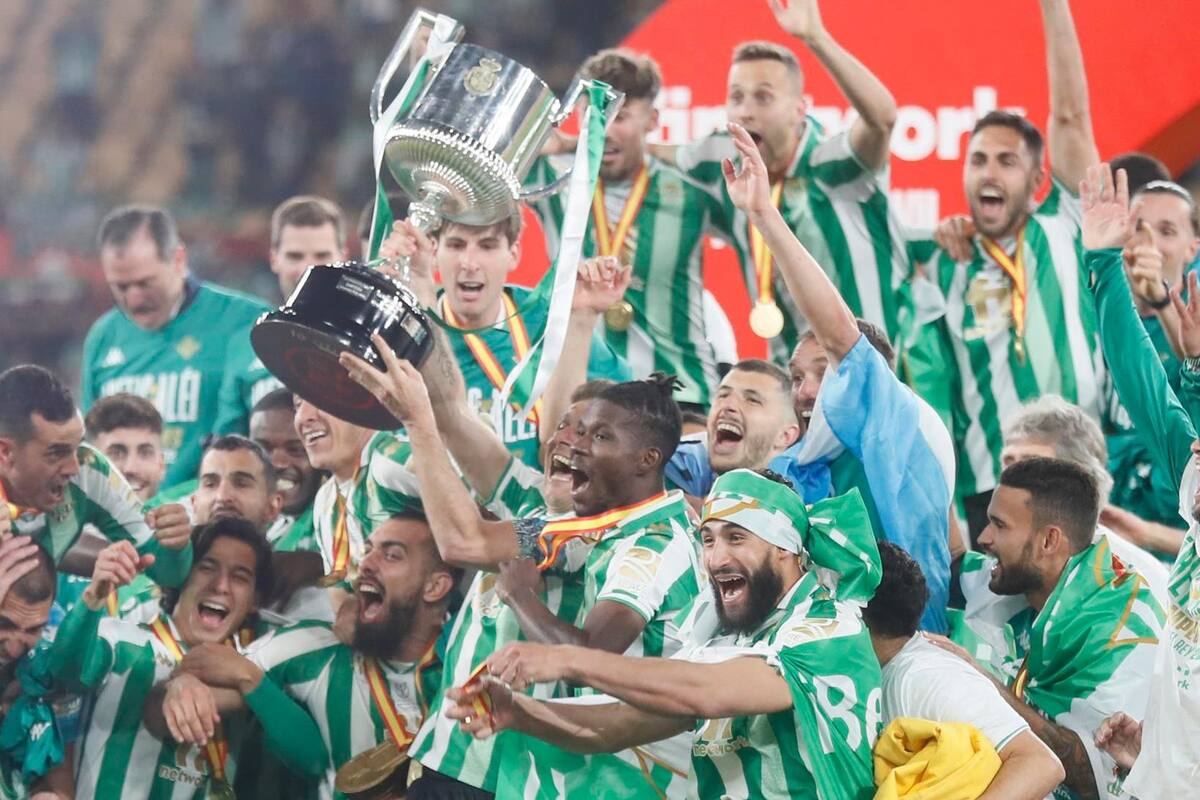 El Betis de Guardado y Lainez es campeón de la Copa del Rey tras dramáticos penales