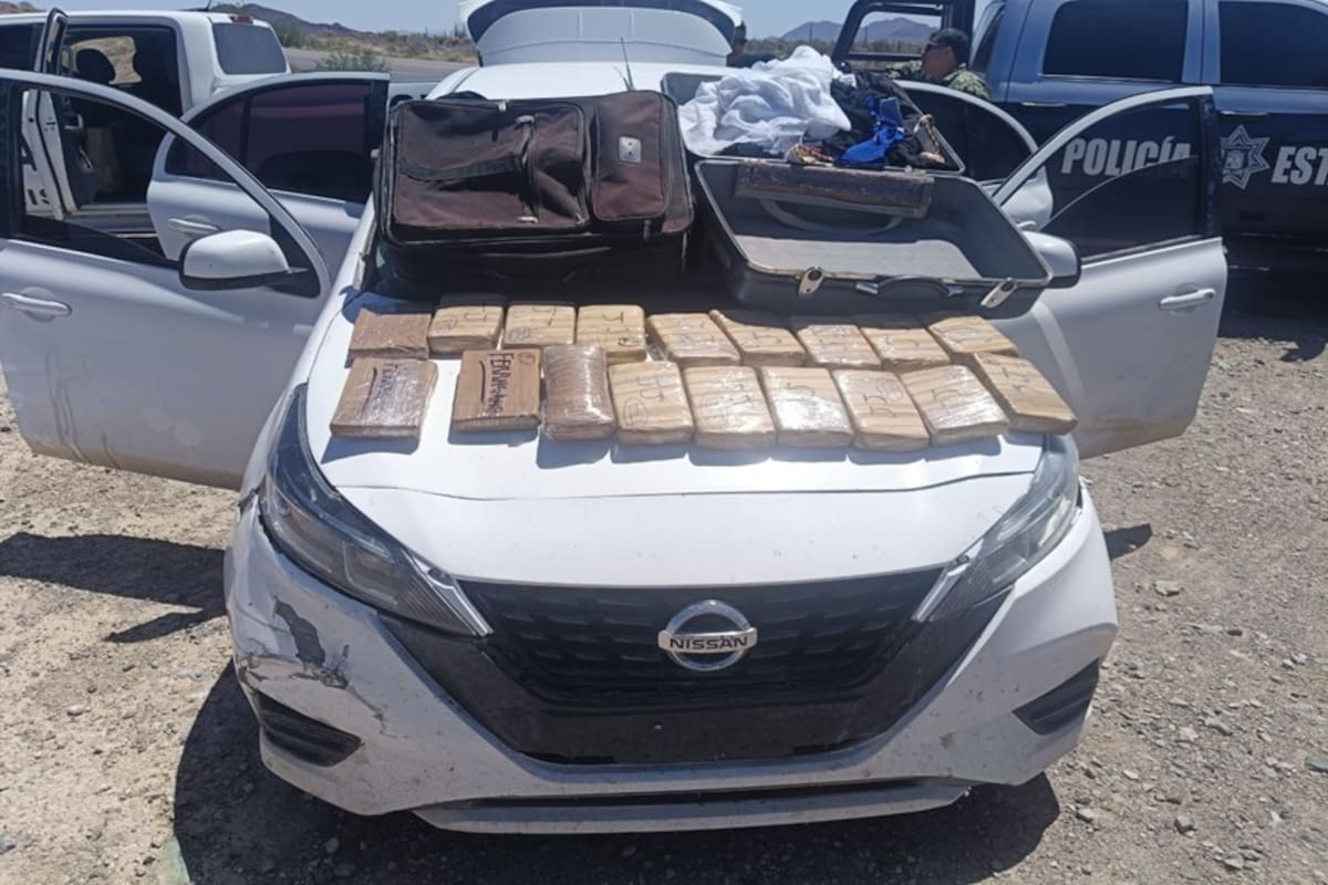 Aseguran vehículo con 19 kilos de metanfetamina en tramo carretero Caborca-Sonoyta