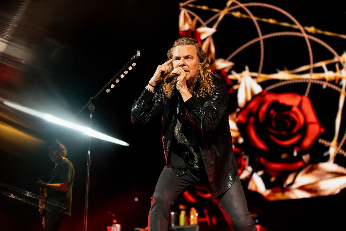 Fernando Olvera, vocalista y líder de Maná