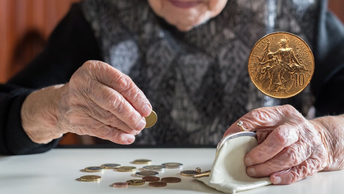 Una jubilada de 94 años encontró en su ático 51 millones en moneda antigua. Un tribunal determinó que ese dinero ya no vale nada porque el plazo de conversión cerró hace años. (Canva)