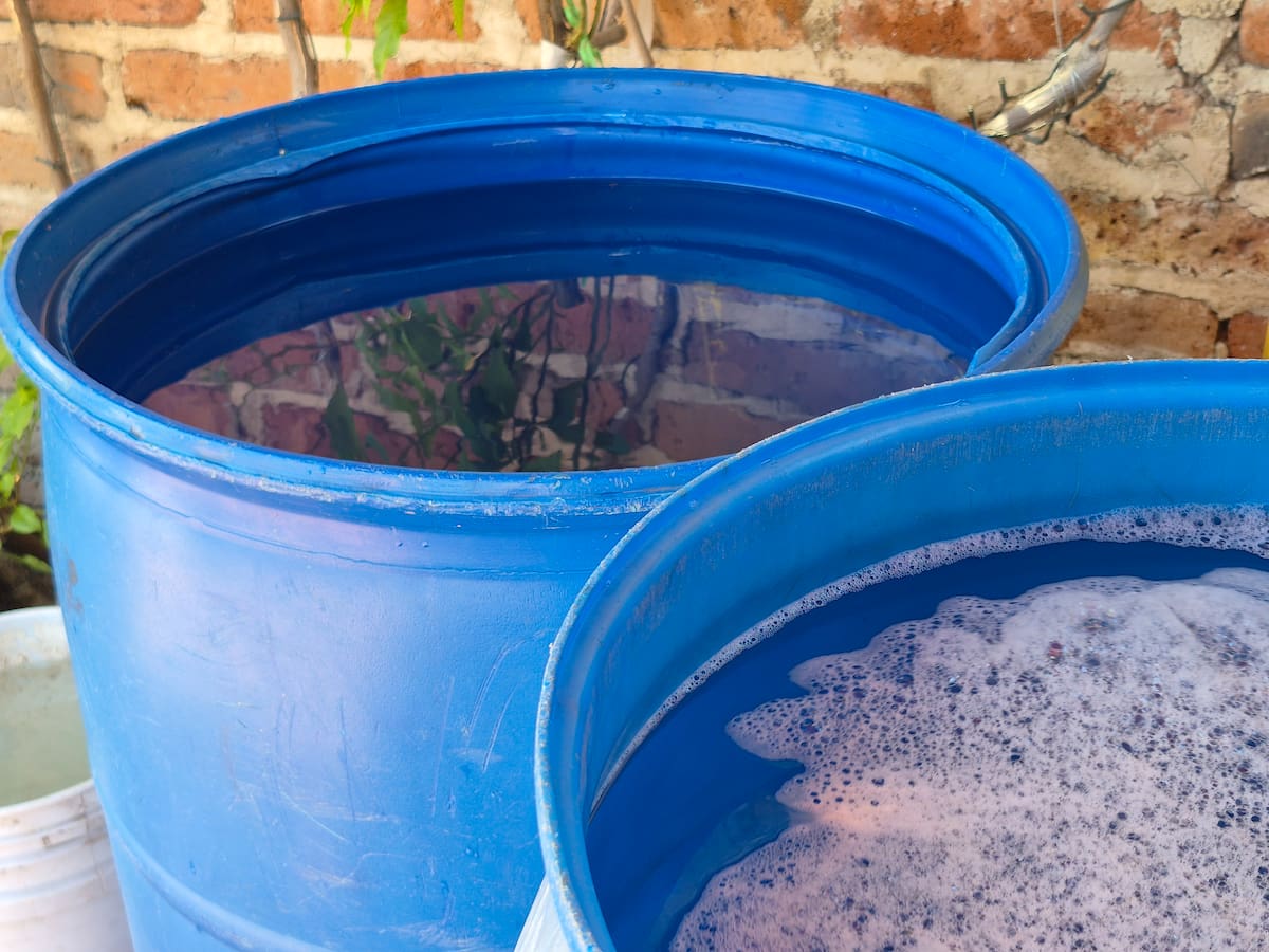 La suspensión del servicio derivada de la falla en el sistema Booster El Carrizo que llevó a las familias afectadas a buscar alternativas para abastecerse de agua.
Fotos: Cortesía.