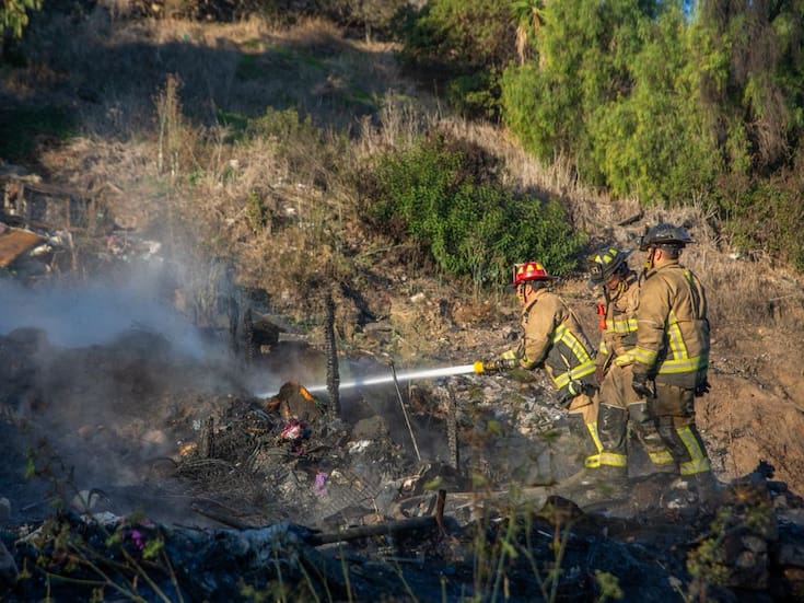 Incendio arrasa vivienda abandonada en la colonia Manuel Paredes