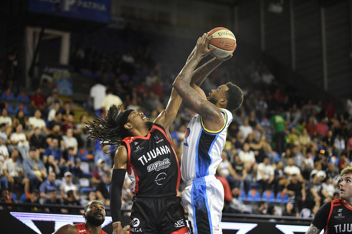 El partido comenzó con un ritmo parejo, pero Zonkeys logró adelantarse en el marcador al finalizar el primer cuarto.