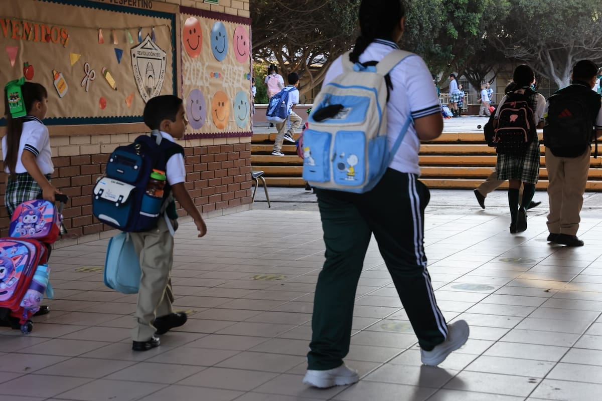 729 mil 182 estudiantes regresaron este lunes a las aulas en Baja California. Foto: Sergio Ortiz