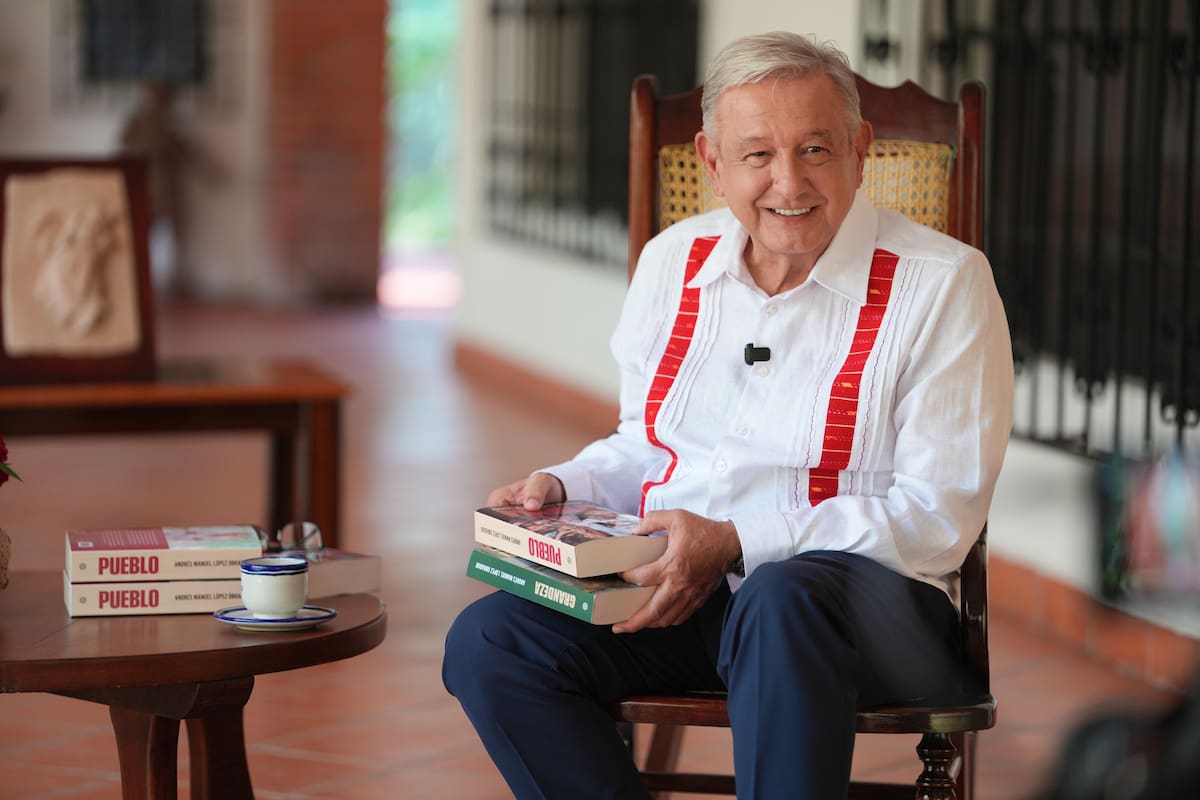 AMLO reaparece con libro Pueblo: “Si Porfirio Díaz hubiese sido un buen gobierno, no hubiese habido Revolución Mexicana”