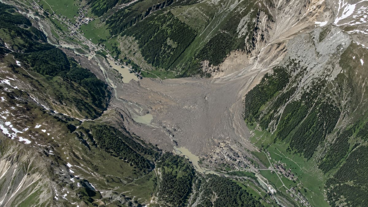 La avalancha de Blatten fue más móvil de lo esperado: hielo y agua pudieron reducir la fricción. Foto: Ilustrativa/ChatGPT