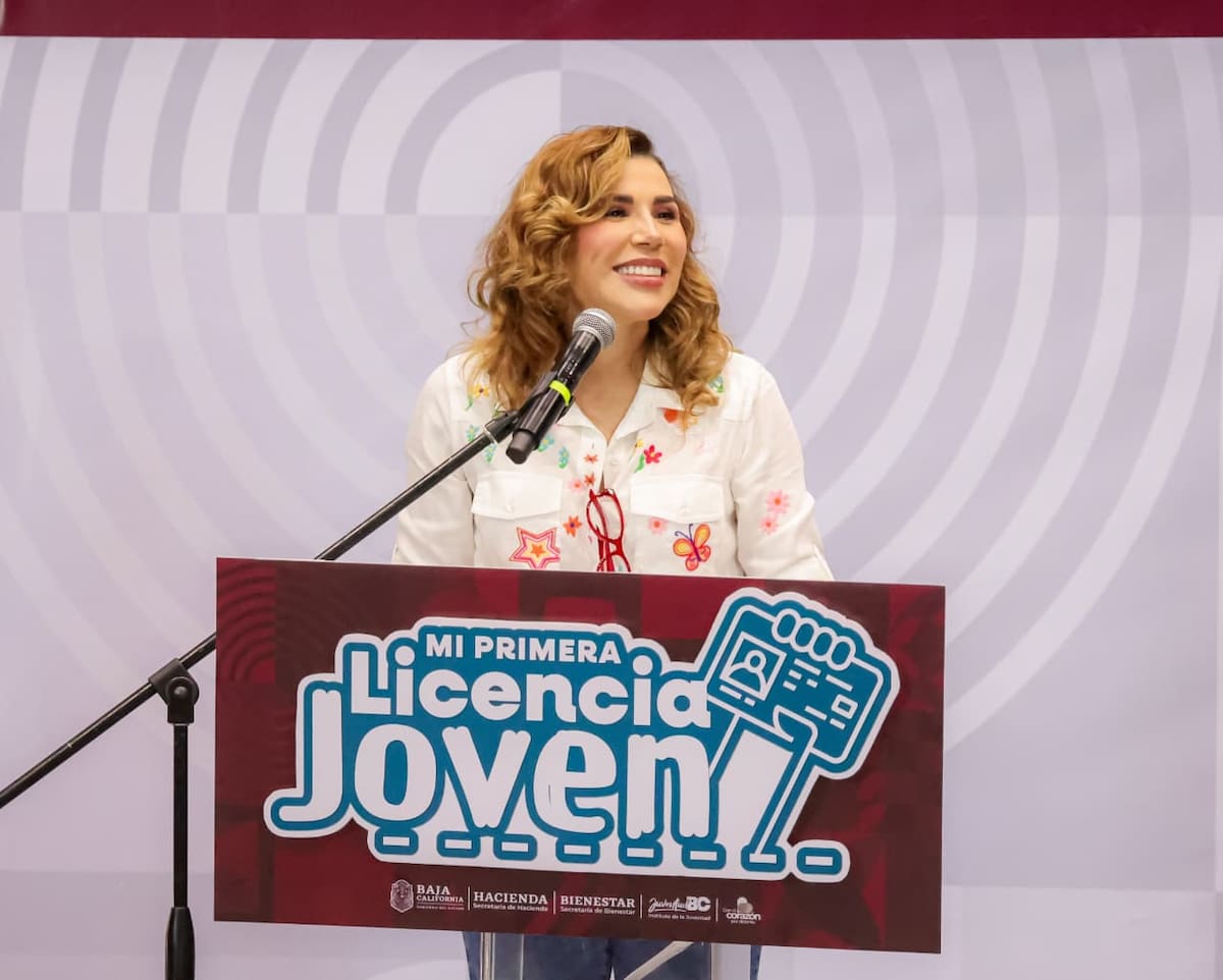 Jóvenes de entre 16 y 20 años podrán acceder a descuentos en su primera licencia y recibir capacitación vial gratuita en Baja California. Foto: Cortesía.
