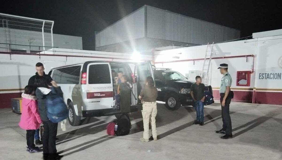 En Sonora, Guardia Nacional e INM rescatan a 74 migrantes de Asia, el Caribe, Centro y Sudamérica.