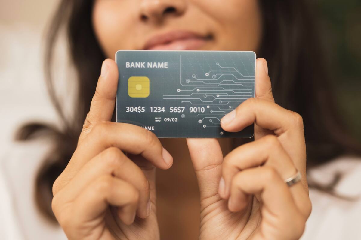 Diferencias entre una tarjeta de débito y una de nómina
