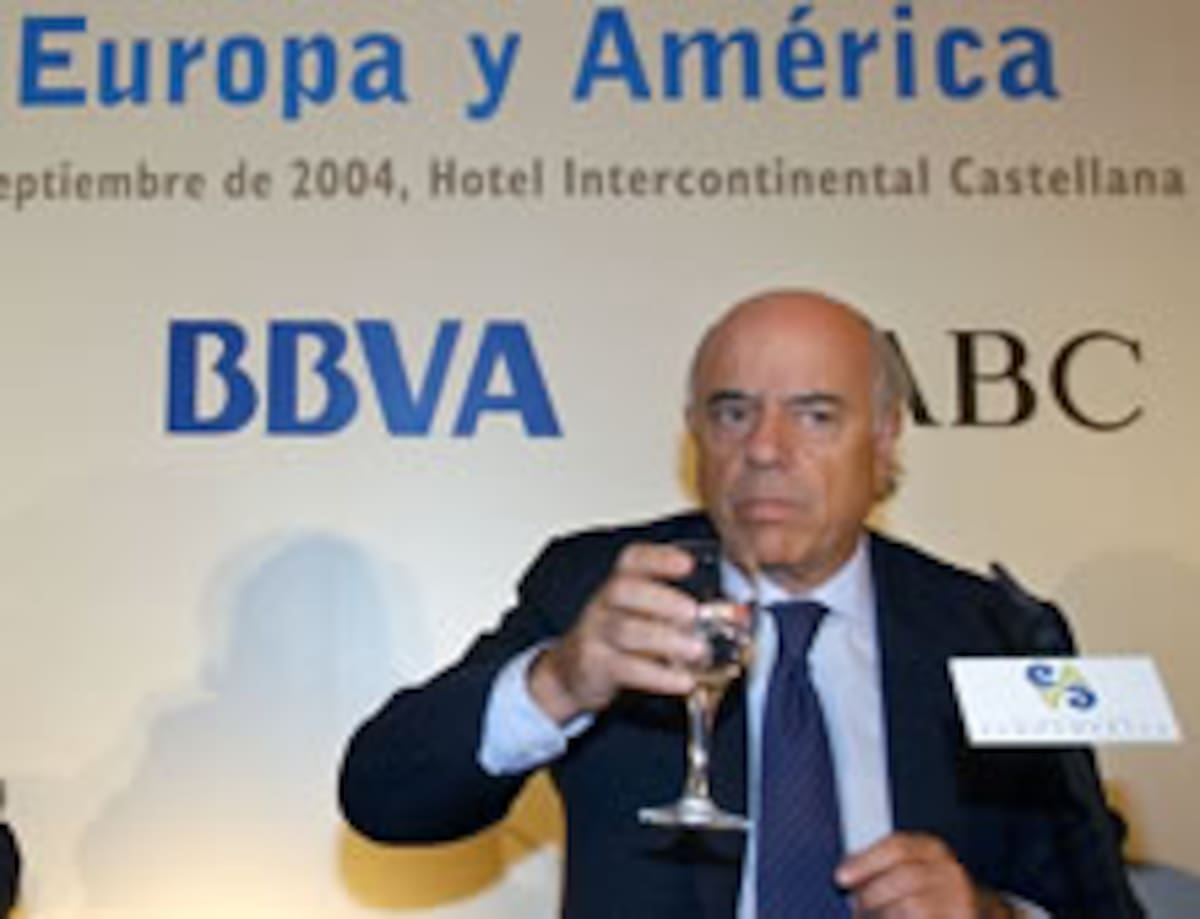 El expresidente de BBVA, Francisco González, durante la inauguración de la "III Conferencia Internacional de ABC sobre Europa y América", en Madrid.
