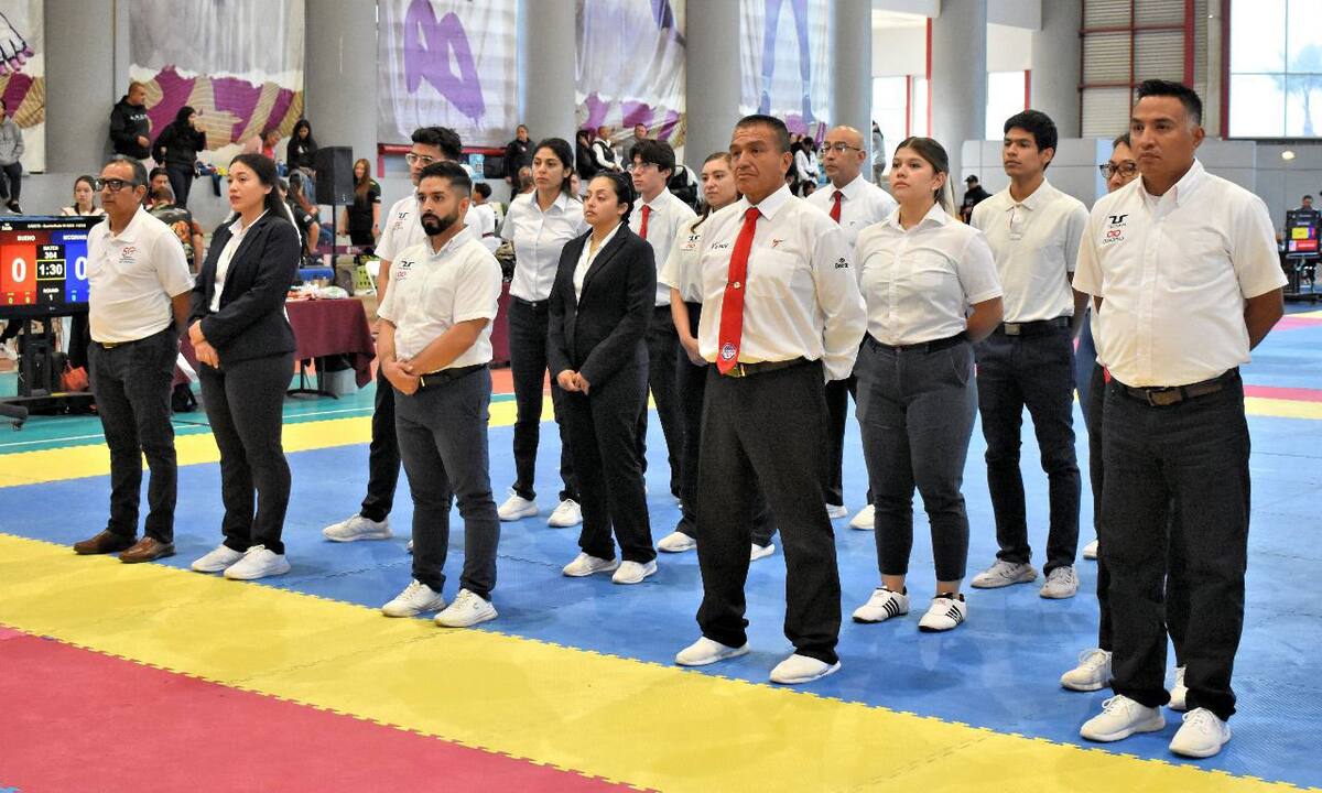 El acto protocolario se llevó a cabo en presencia de más de 400 asistentes en la Cancha de Usos Múltiples del CAR.