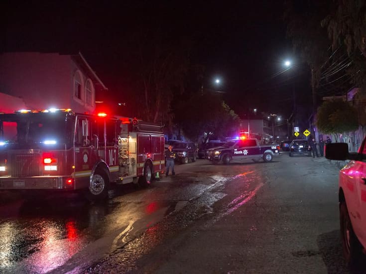 Arrojan bombas molotov a un domicilio