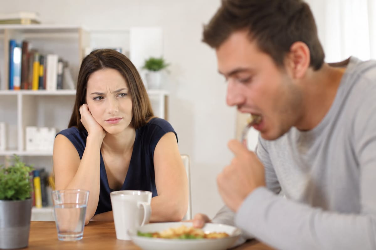 ¿Qué significa que te moleste escuchar a las personas masticar?