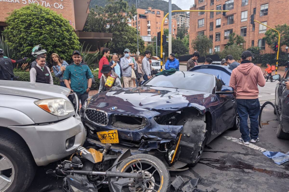 VIDEO: Con un BMW, conductor arrolla a sus asaltantes en Bogotá; “fue legítima defensa”, dice