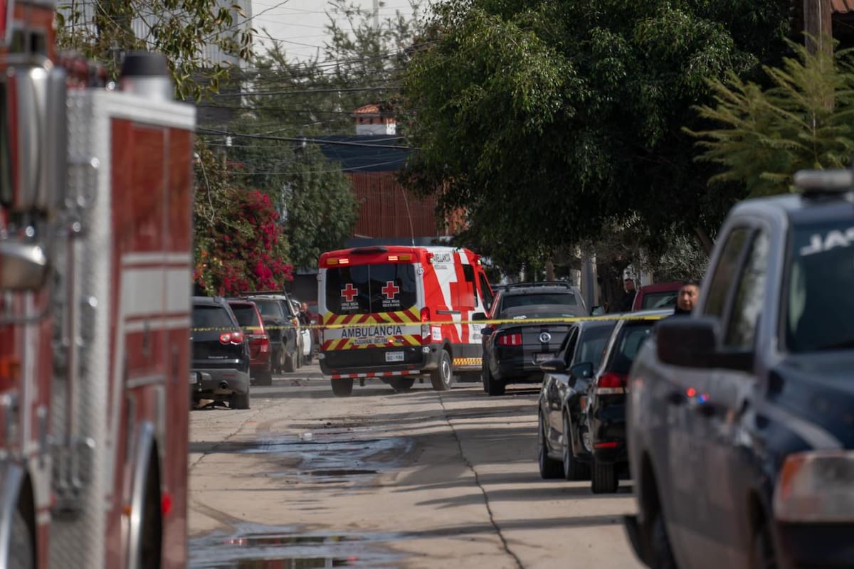 El estallido ocurrió tras un acumulamiento de gas y el uso de un dispositivo electrónico, lo que provocó daños estructurales en la parte trasera del domicilio. Foto: Border Zoom