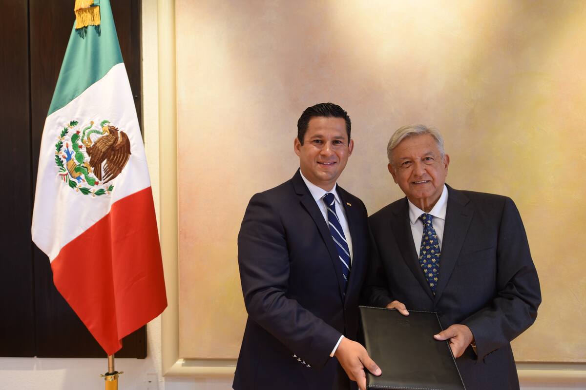 Gobernador de Guanajuato gobierna, pero no manda: AMLO