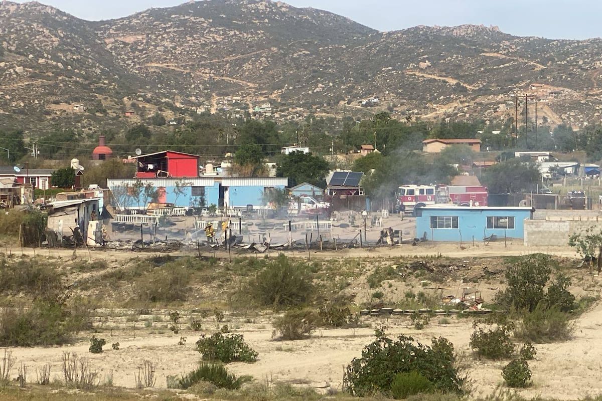 Se incendian tres casas de madera en Valle de Guadalupe