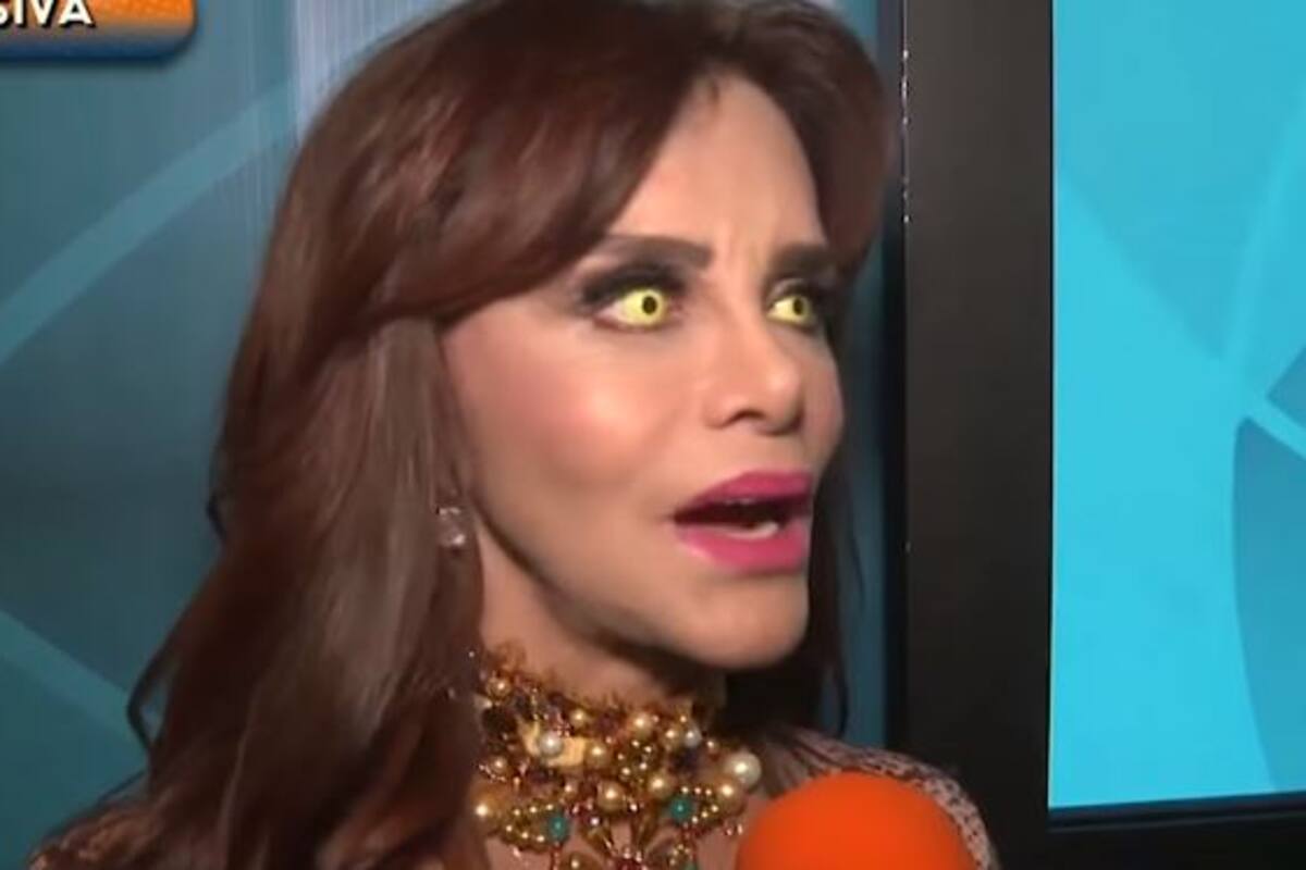 Lucía Méndez presume que ya cuenta con su tarjeta de la tercera edad