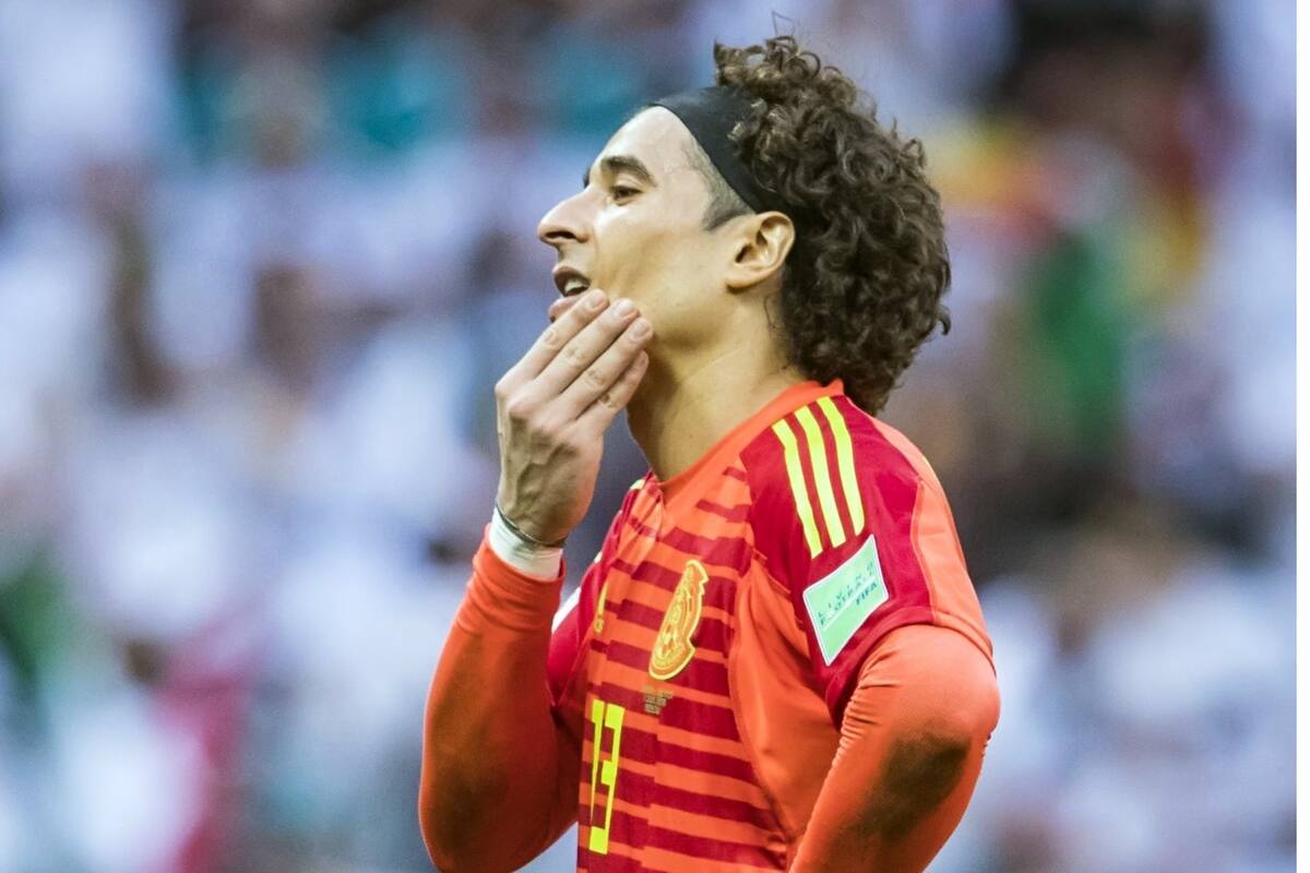 Guillermo Ochoa no es muy profesional: Director general del Standard Lieja