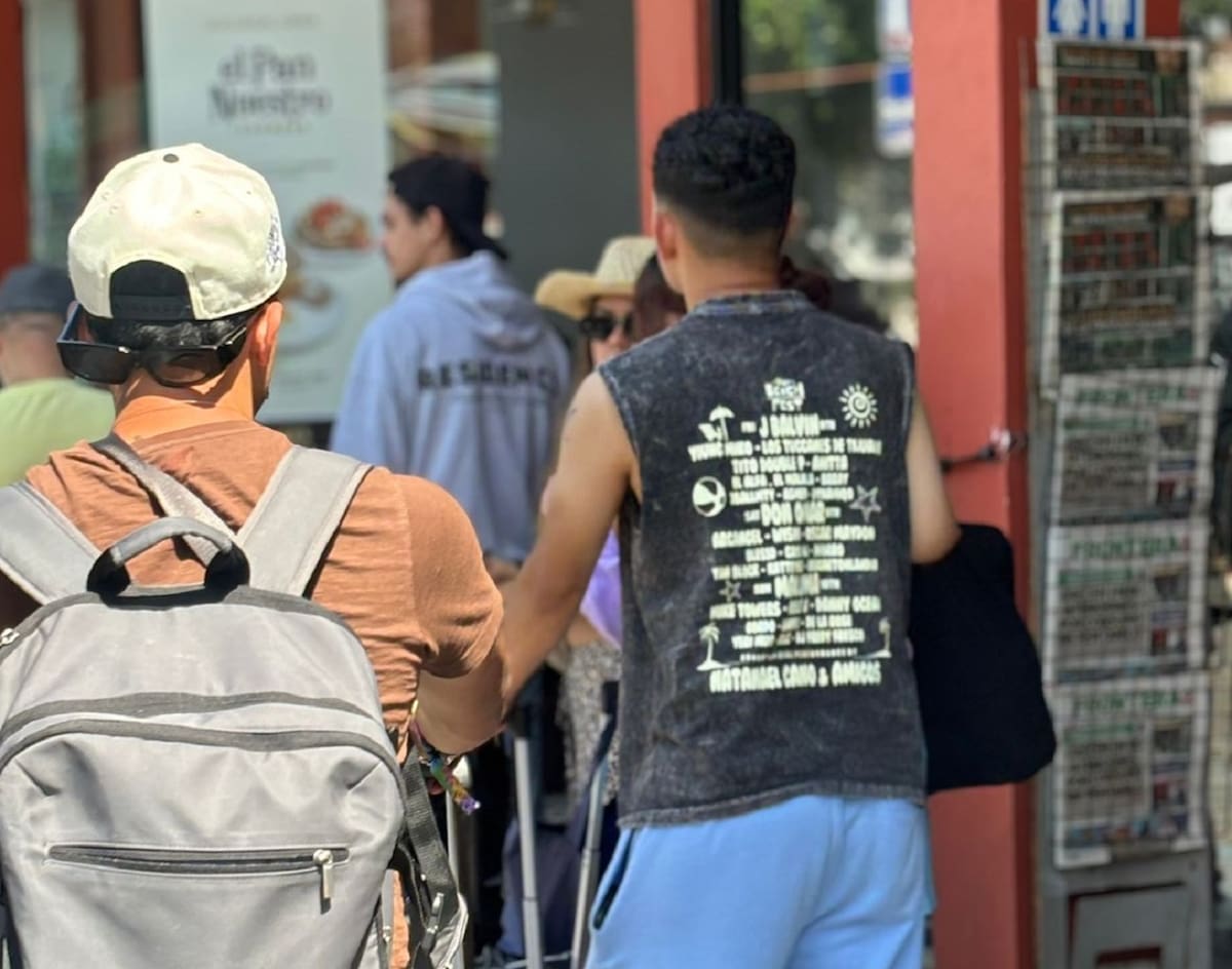 El retorno de los visitantes generó largas filas en las garitas. Foto: Lorena Salinas