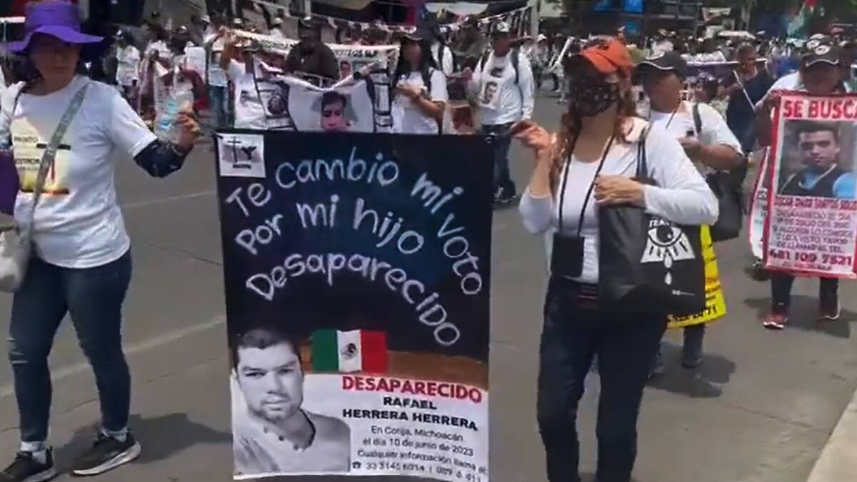Madres buscadoras marchan por sus hijos desaparecidos en la Cdmx: "Nada que celebrar". Foto: Especial (Captura de video)