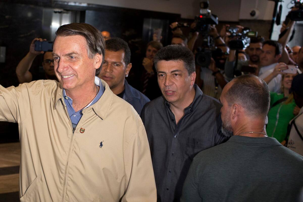 Brasil debería considerar sentencias de cadena perpetua: Bolsonaro