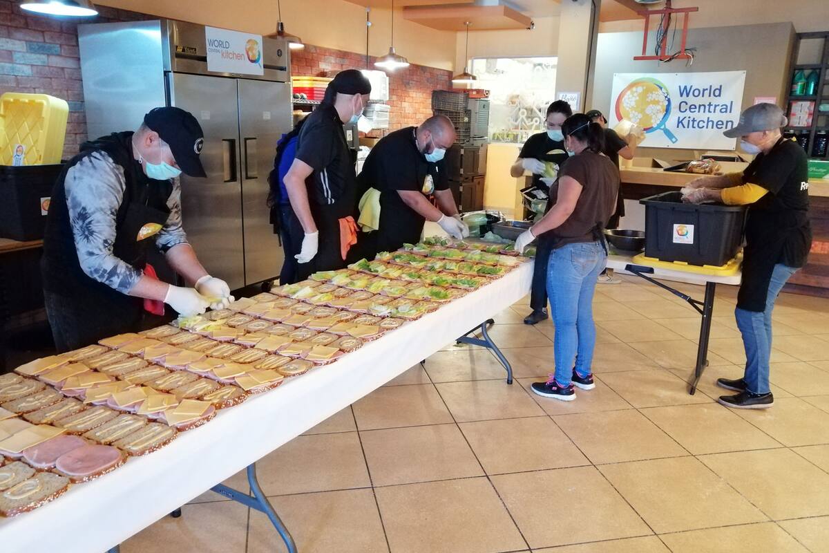 Chefs en Tijuana prepararán 600 platillos diarios para personal médico
