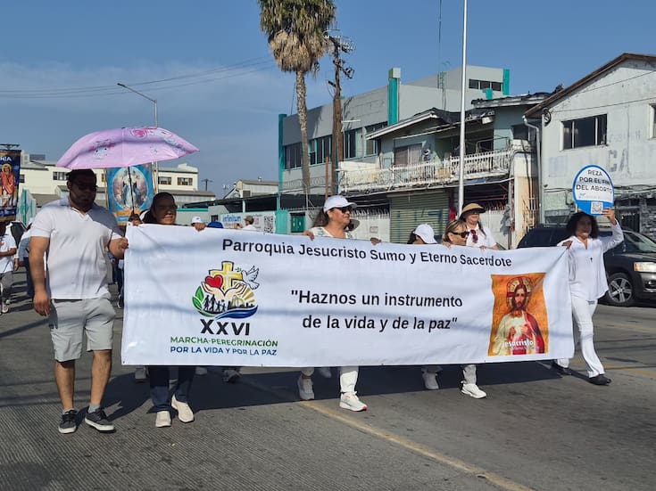 Dedica iglesia marcha a familias víctimas de la violencia