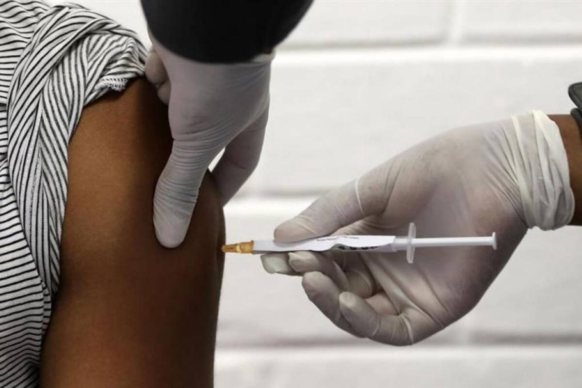 Vigila Coepris venta de vacunas contra Covid-19
