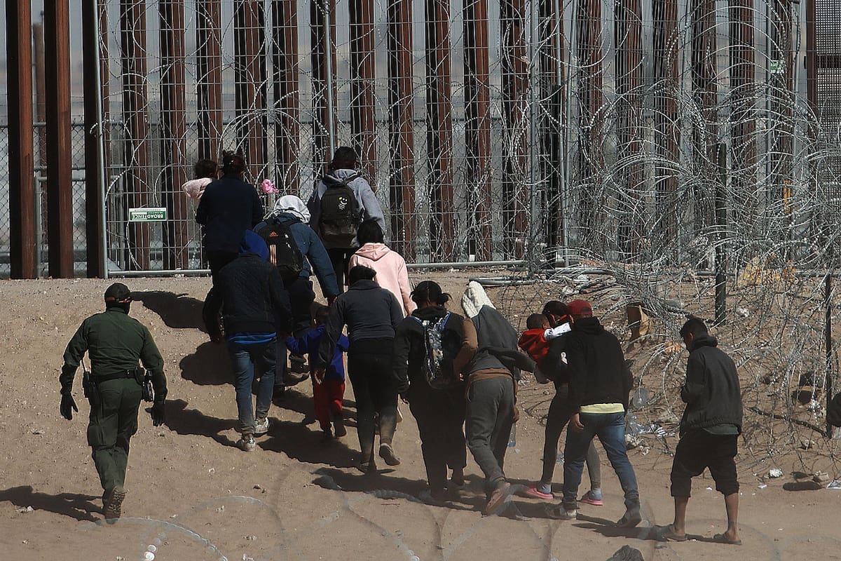 Registran aumento de violencia contra migrantes en frontera entre México y EU