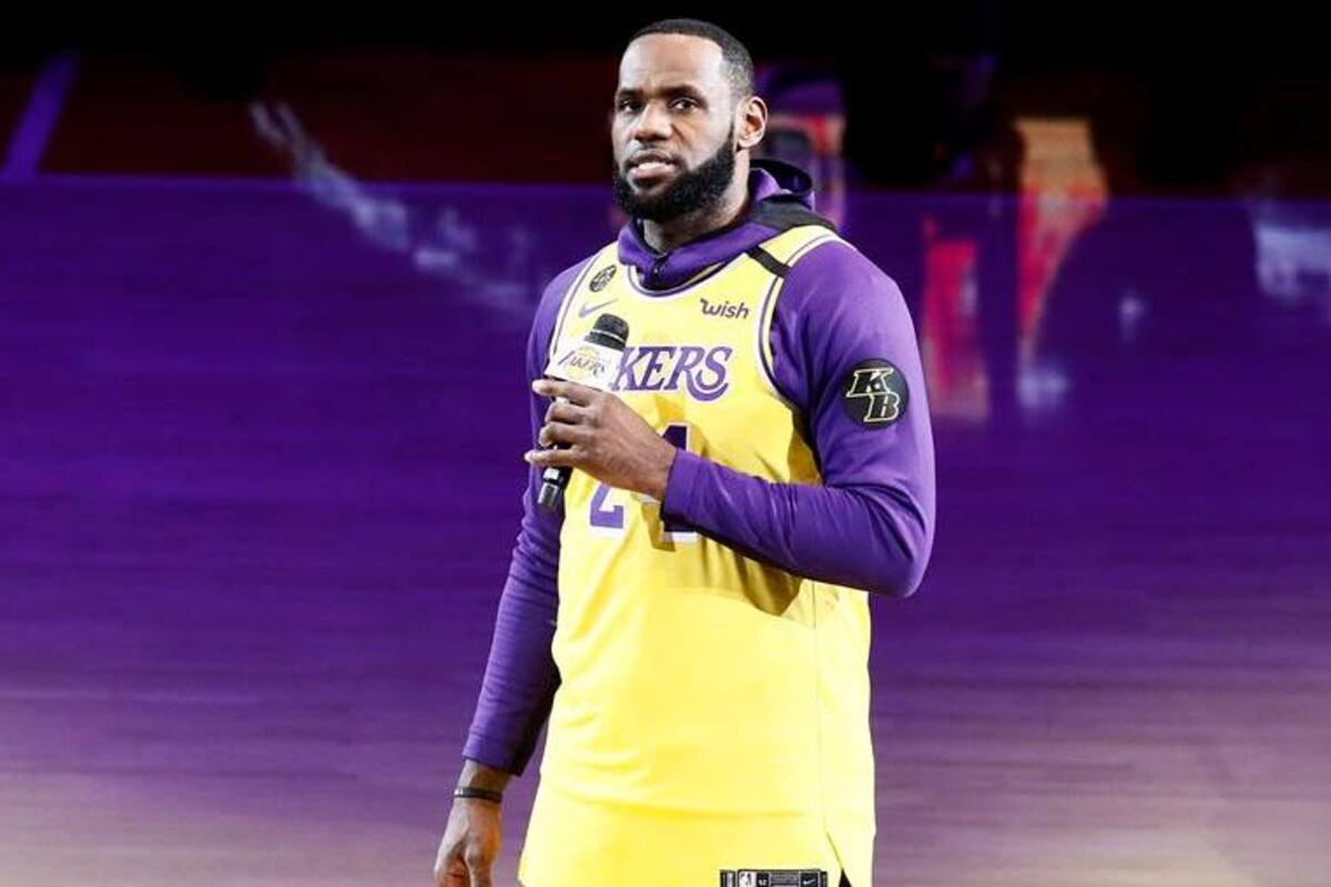 LeBron James asistirá a la ceremonia de graduación de clase de secundaria