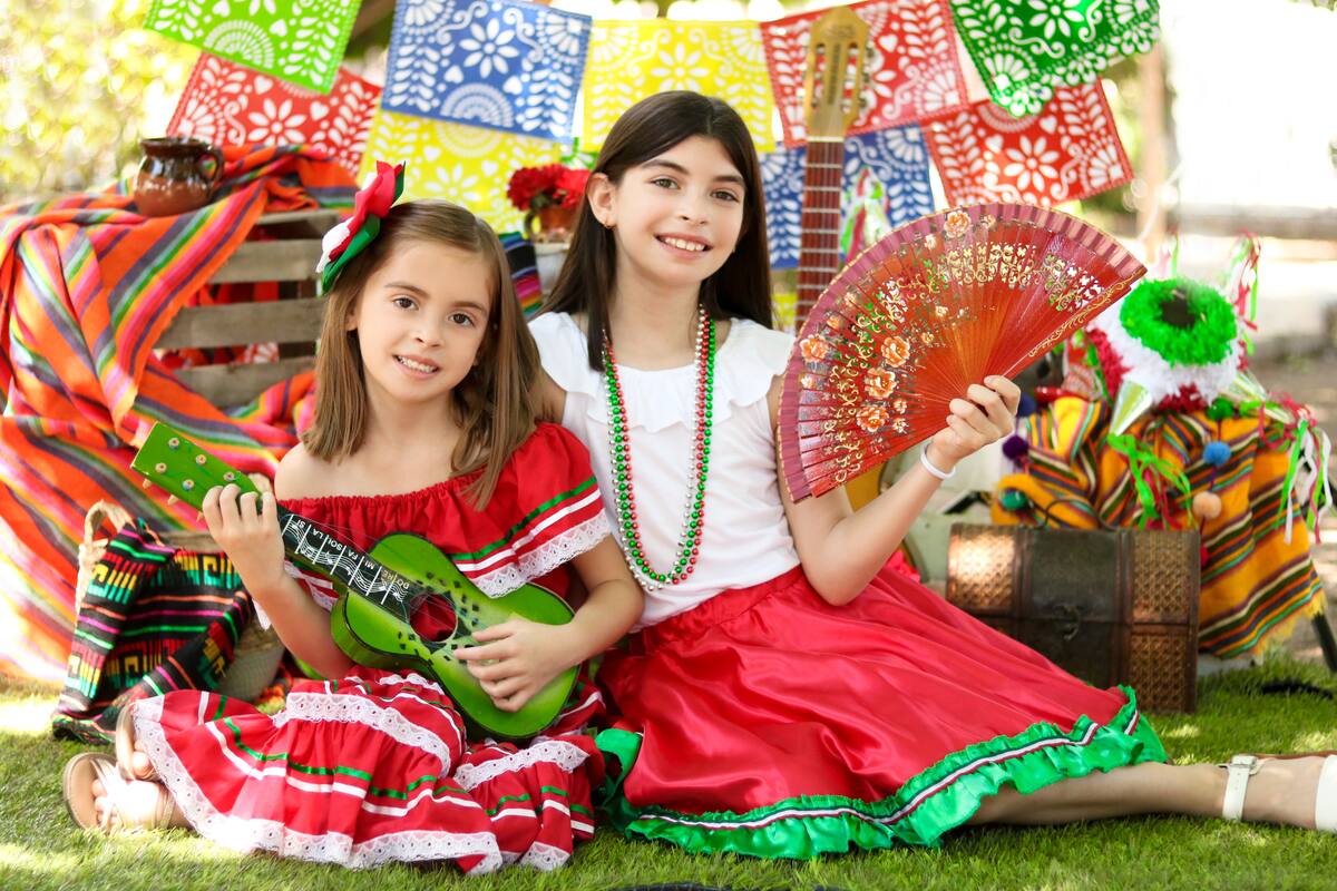 ¡Listos para dar el Grito! Los niños muestran su alegría por celebrar las Fiestas Patrias
