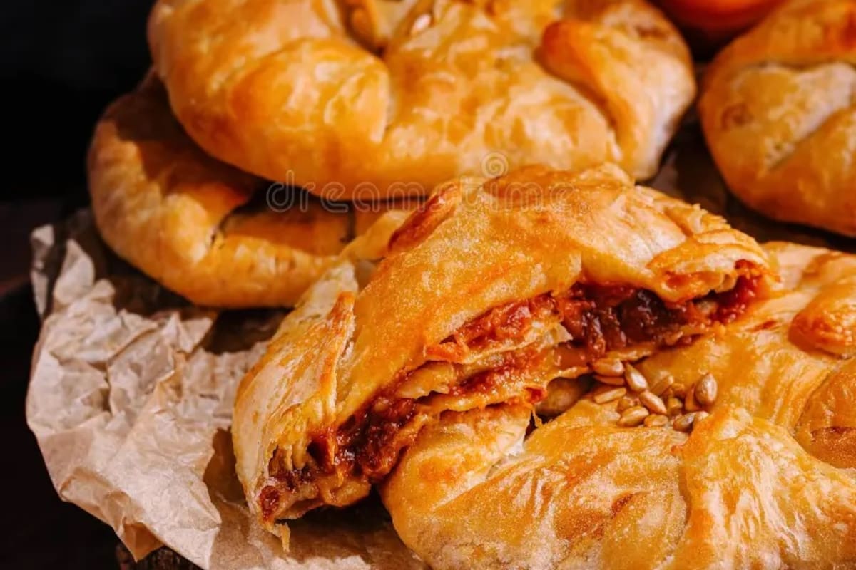 Descubre la Plăcintă: El irresistible pastel moldavo