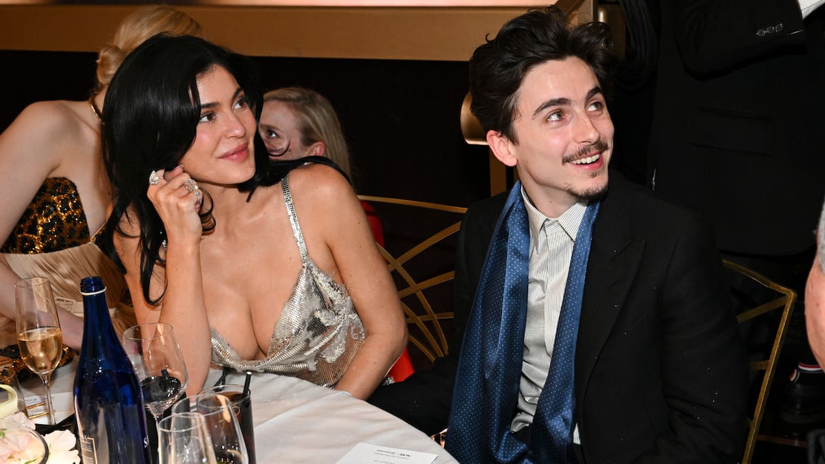 Kylie Jenner y Timothée Chalamet enfrentan los retos de una relación bajo los reflectores.