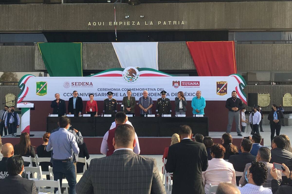 La alcaldesa encabezó ceremonia del CCXI aniversario de la independencia de México