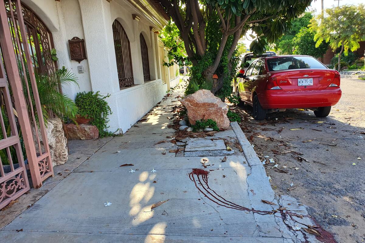 Encuentran muerto a joven dentro de auto, en Villa Satélite