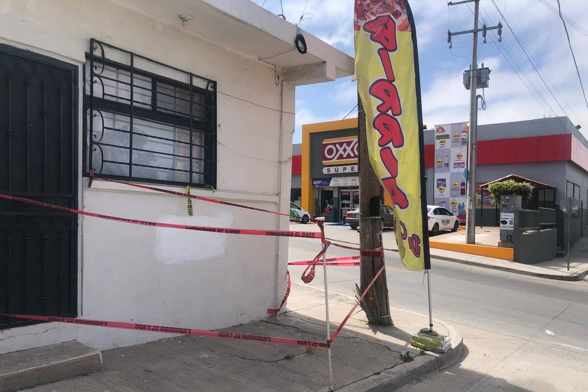 Residentes de colonia Constitución asustados por transformador a punto de caer