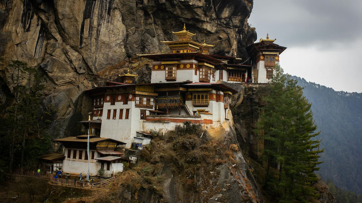 Bután: el país más aislado del Himalaya entra en una nueva etapa con la construcción del aeropuerto de Gelephu y un proyecto urbano que apuesta por turismo, naturaleza y bienestar espiritual