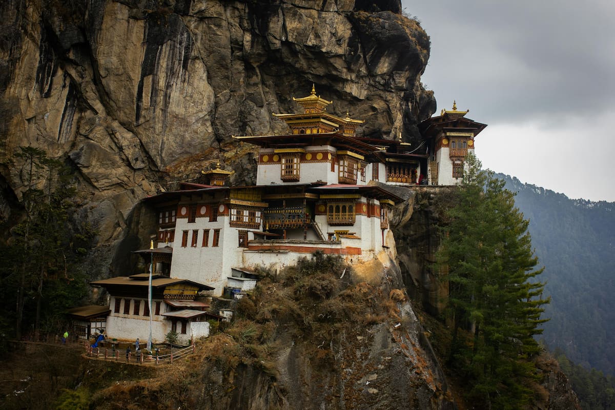 Bután: el país más aislado del Himalaya entra en una nueva etapa con la construcción del aeropuerto de Gelephu y un proyecto urbano que apuesta por turismo, naturaleza y bienestar espiritual