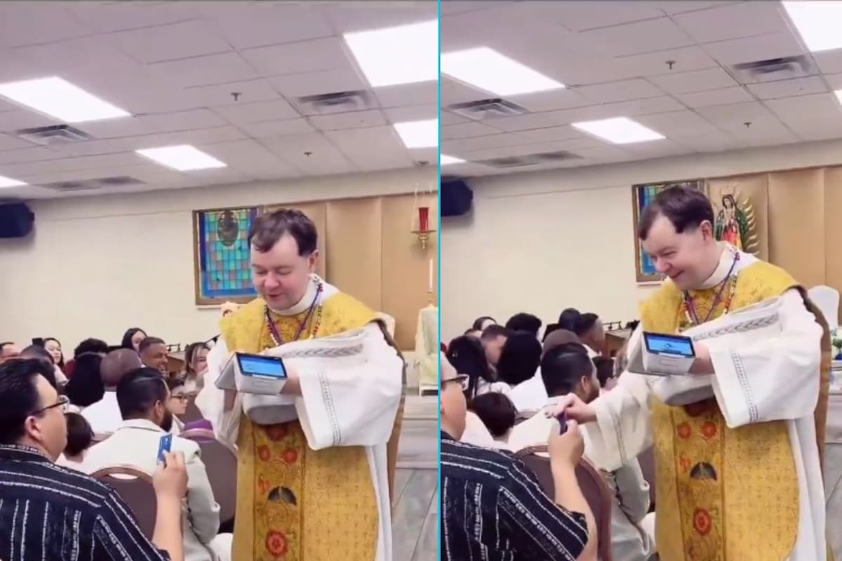 Adam Kotas, sacerdote católico, genera polémica al pedir limosna con terminal bancaria durante misa (VIDEO)