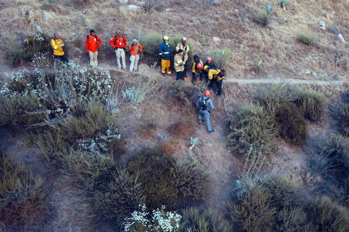 Rescatan a tres migrantes extraviados
